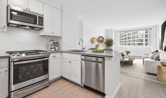 Two Lincoln Square 19HI Two Lincoln Square 19HI